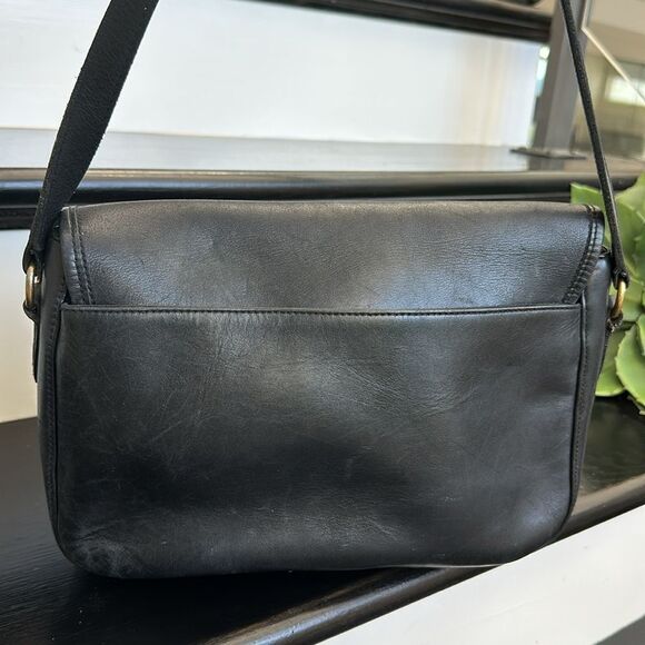 Vintage ETIENNE AIGNER genuine leather Crossbody, shoulder handbag purse - Picture 4 of 9